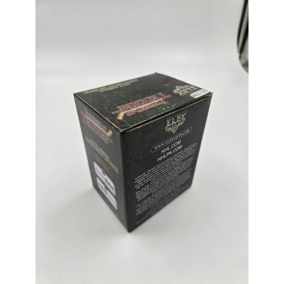 Vtg Powerplay Teddies Steve Yzerman Detroit Red Wings Bear Figurine Limited/2002 - Picture 2 of 3